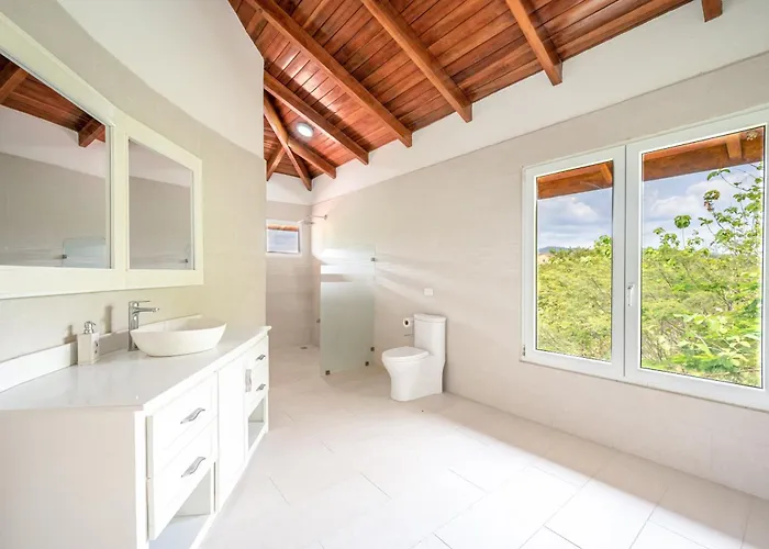 Luxe Ocean-view Hideaway In Carrillo Buenos Aires (Guanacaste)